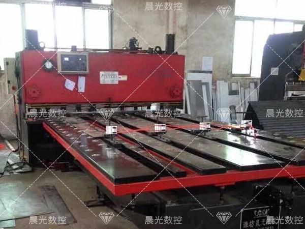 數控剪板前送料機有哪些優勢？